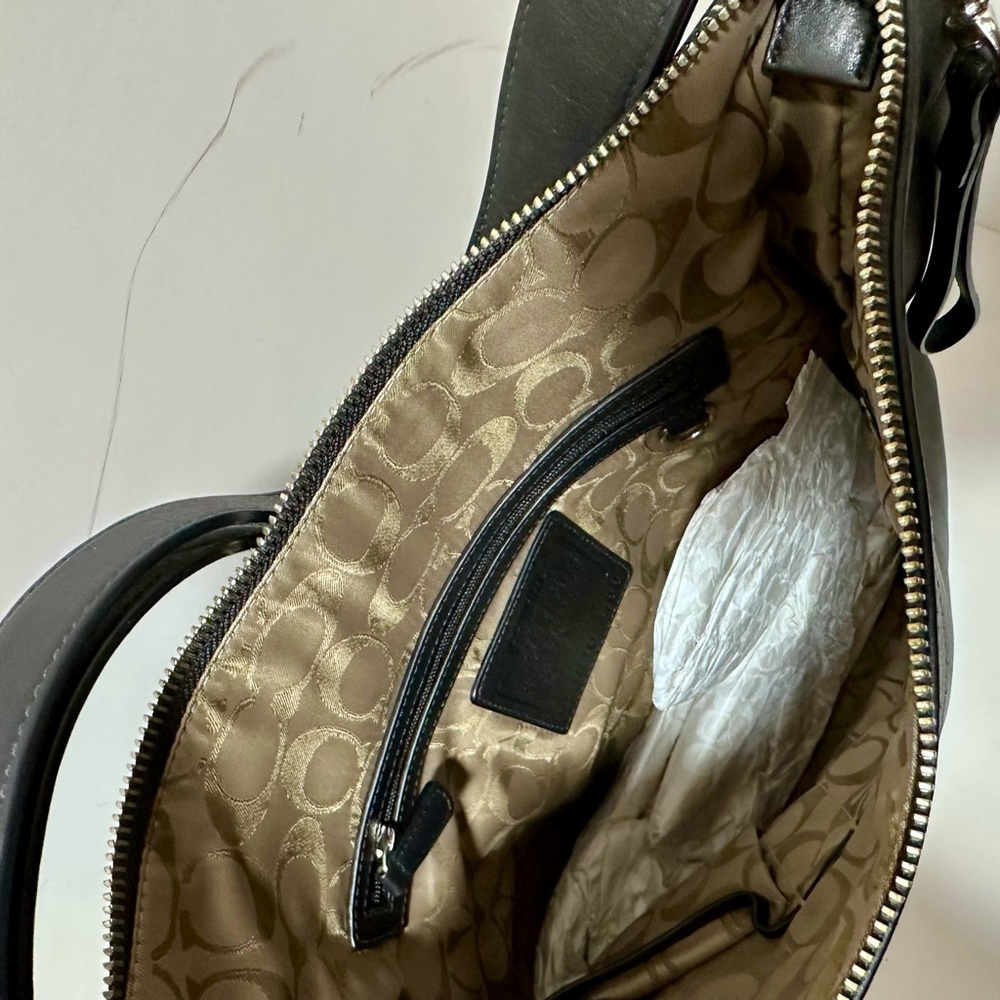 Coach outlet bag- new! - Picture 3 of 3